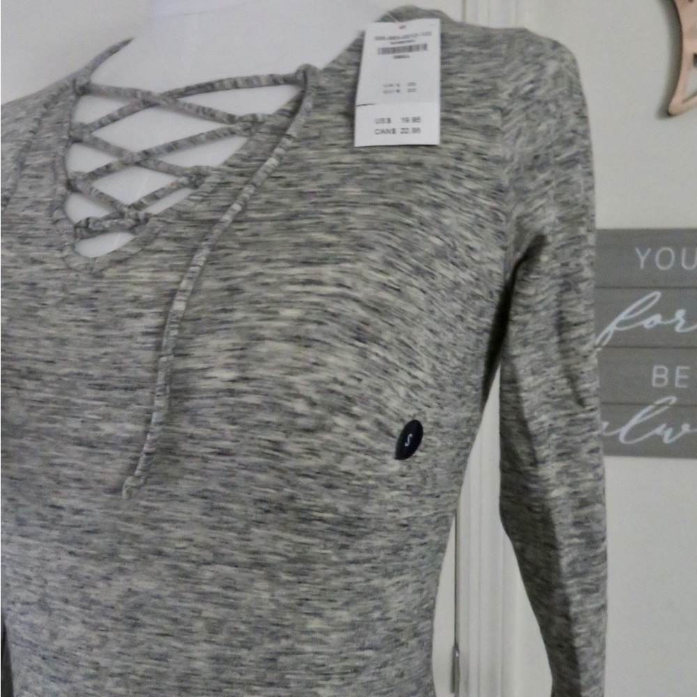 NWT Women’s Hollister Heather Gray Long Sleeve Lace up Top Shirt Size Small